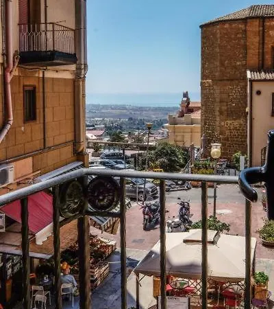 L'arco Di Tufo *